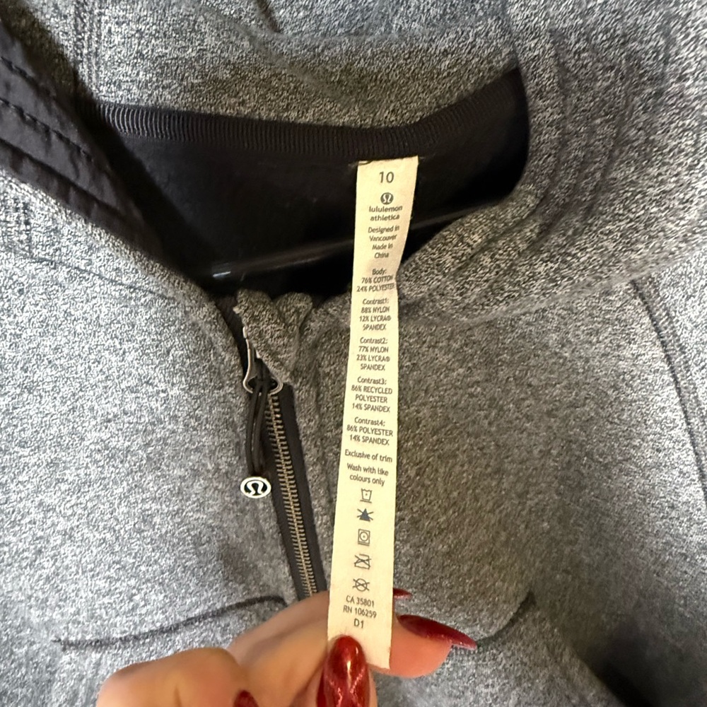 lululemon Après It All 2-in-1 Fleece Hooded Jacket Zip-Off Bottom – Size 10 - Picture 4 of 10